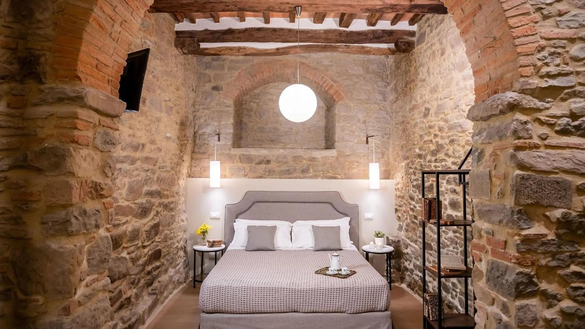 Maccari Suite Cortona 0*,
